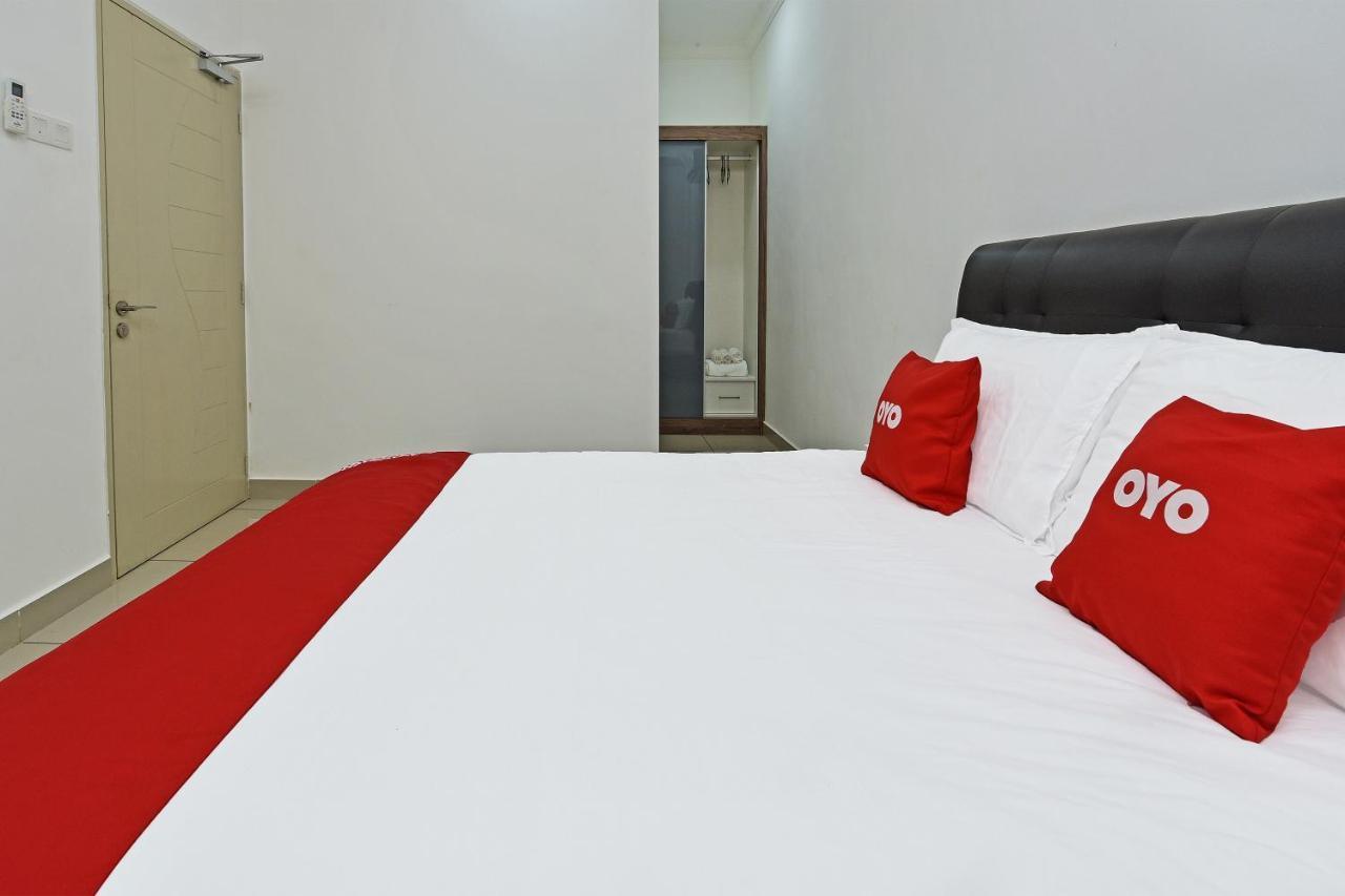 Capital O 90614 Cvia Ummul Hotel Padang Besar Exterior photo